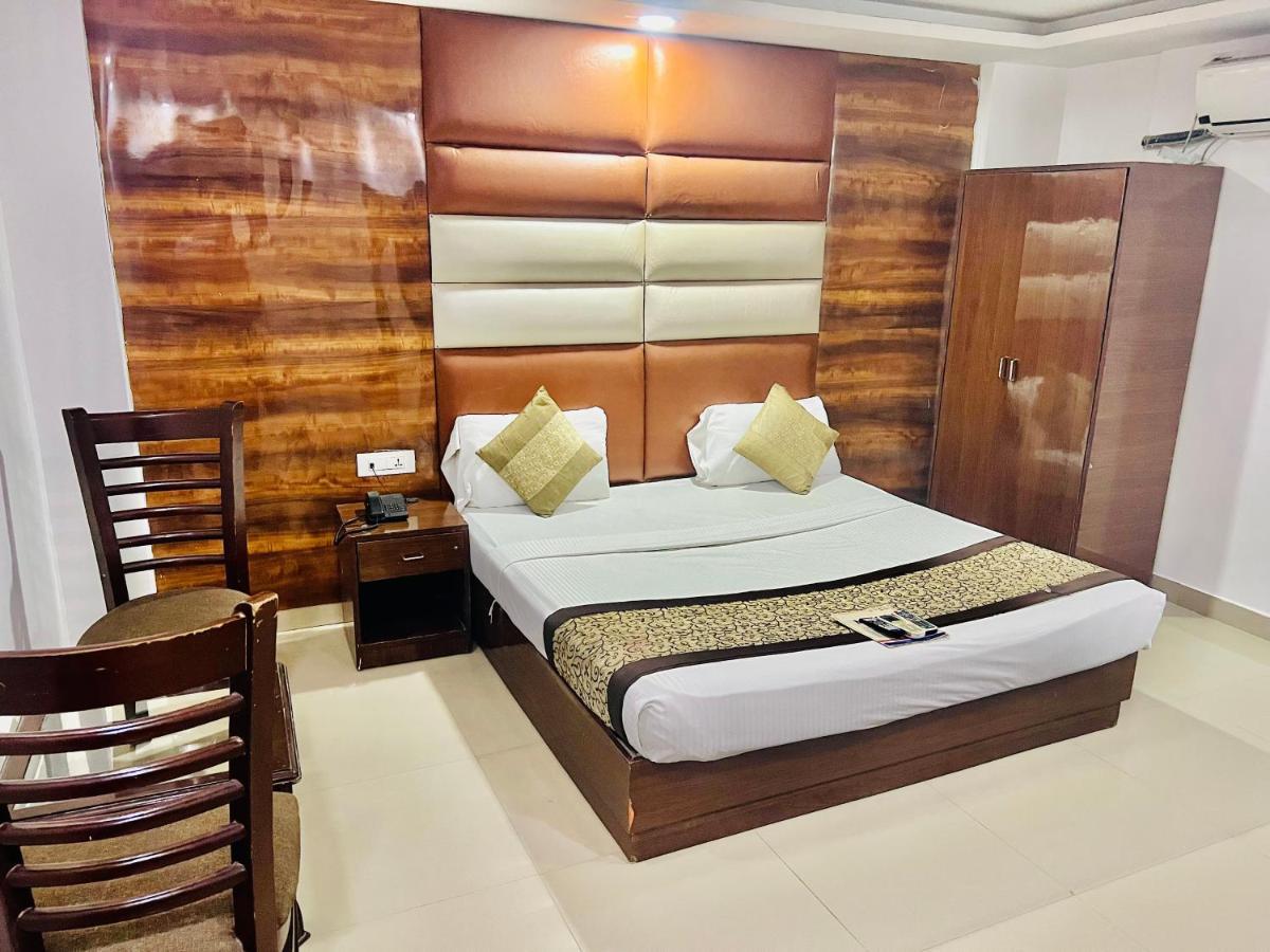 Hotel Asian Plaza Delhi Airport Нью-Дели Экстерьер фото