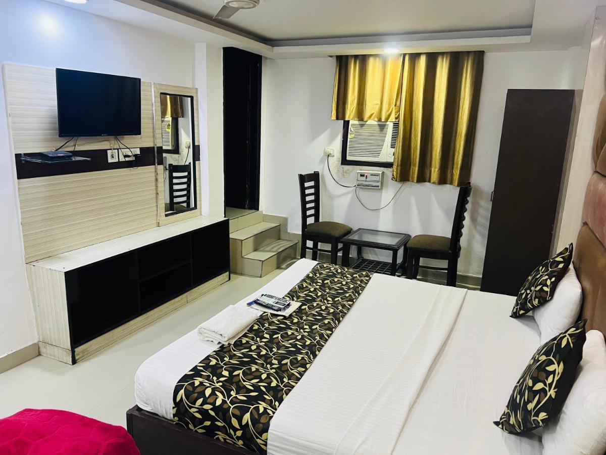 Hotel Asian Plaza Delhi Airport Нью-Дели Экстерьер фото