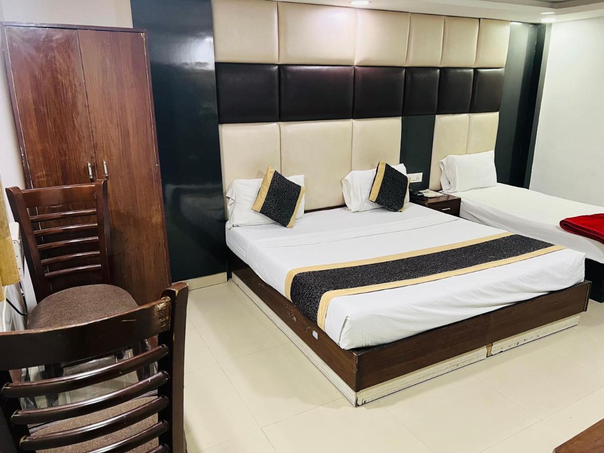 Hotel Asian Plaza Delhi Airport Нью-Дели Экстерьер фото
