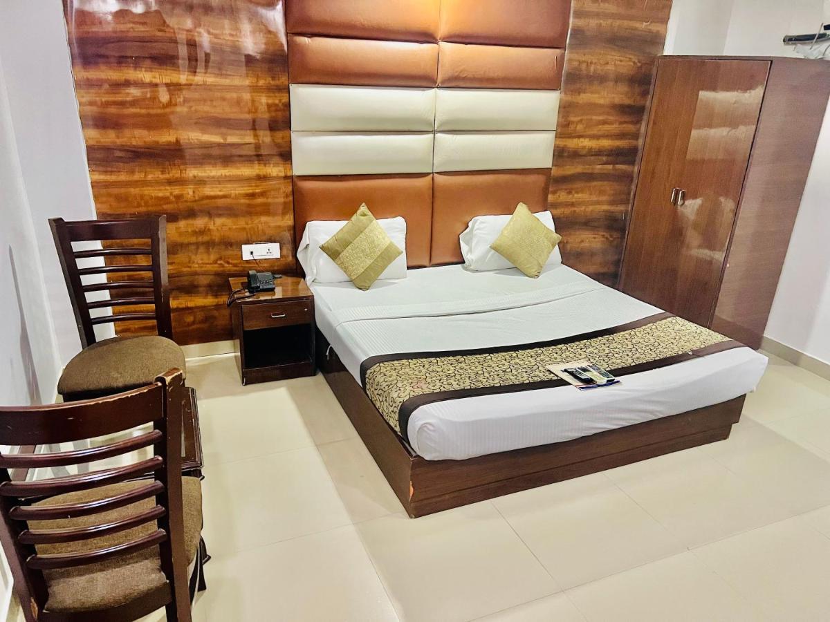 Hotel Asian Plaza Delhi Airport Нью-Дели Экстерьер фото