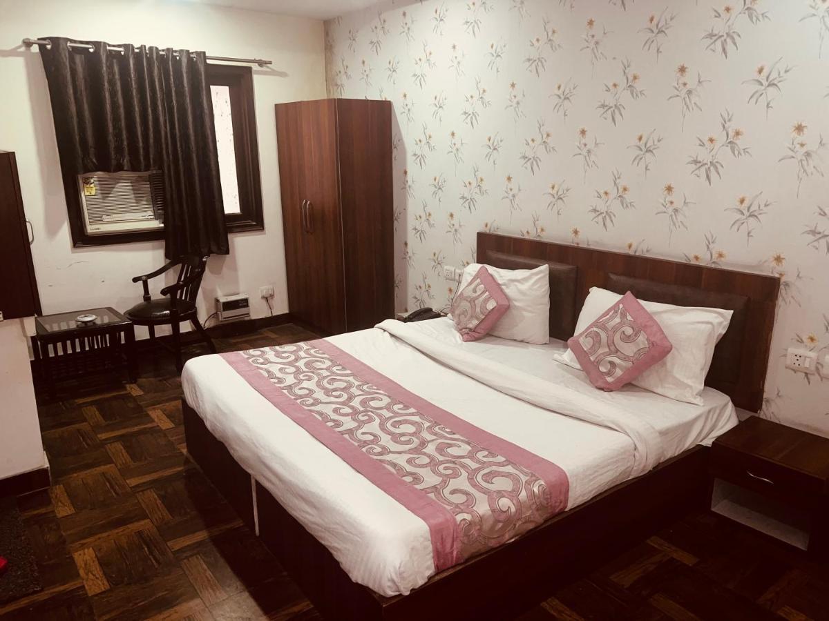 Hotel Asian Plaza Delhi Airport Нью-Дели Экстерьер фото