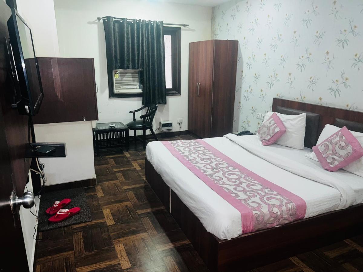 Hotel Asian Plaza Delhi Airport Нью-Дели Экстерьер фото