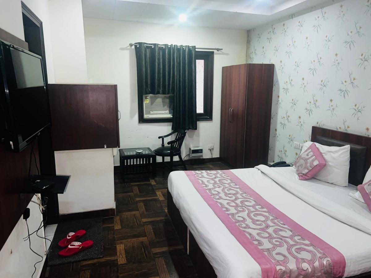 Hotel Asian Plaza Delhi Airport Нью-Дели Экстерьер фото